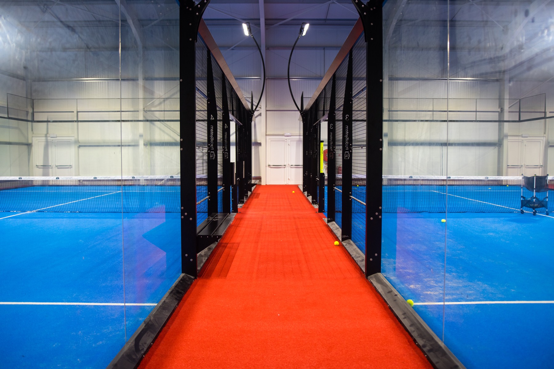 Terrain indoor 4 — Pulse Padel Wavre